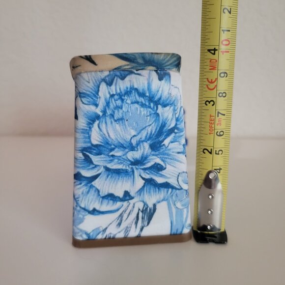 Betsy Johnson BLUE/ WHITE Size 8.5 Floral Sweet Vintage Block Heel Embroider - Picture 8 of 8